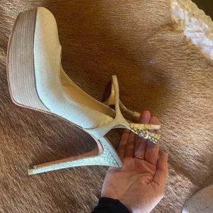 ' IVANKA TRUMP Taran Pump